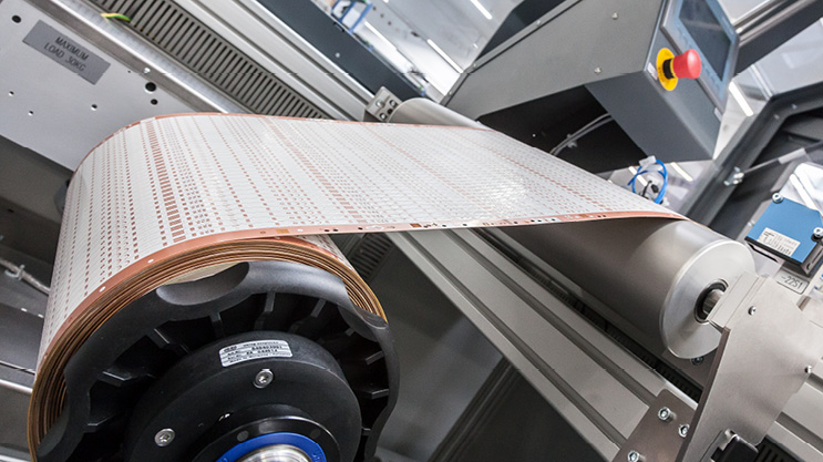 El Paper-Flex se fabrica en nuestra nueva línea de producción Flex en Alemania y tiene una longitud asombrosa de 24,85m!